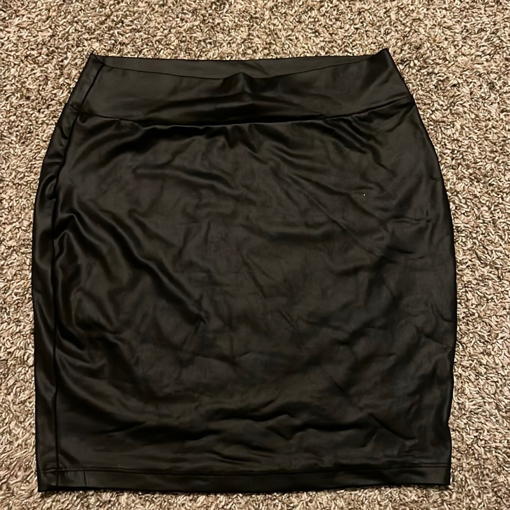 Black pencil skirt